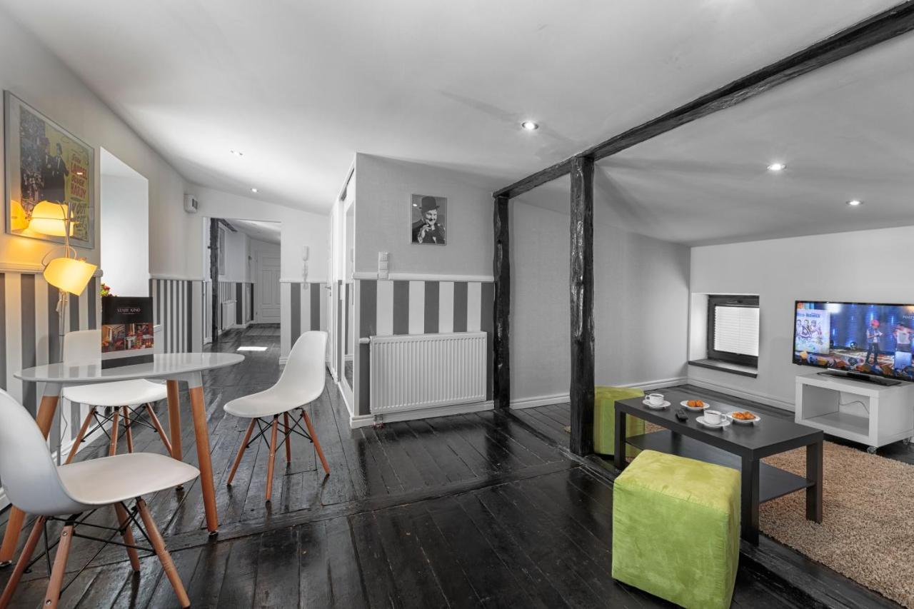 Stare Kino Cinema Residence Лодзь Экстерьер фото