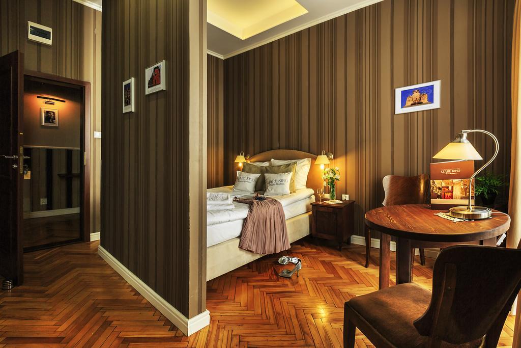 Stare Kino Cinema Residence Лодзь Экстерьер фото