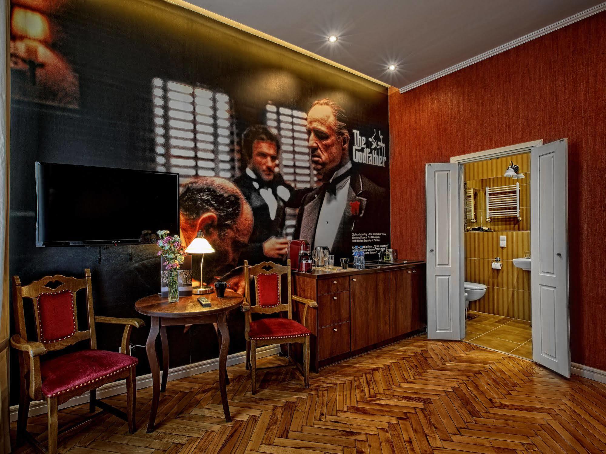 Stare Kino Cinema Residence Лодзь Экстерьер фото